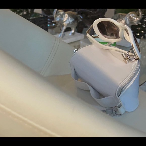 White frame brown tint lens authentic Just Cavalier with JC rhinestones sunnies - Picture 5 of 12